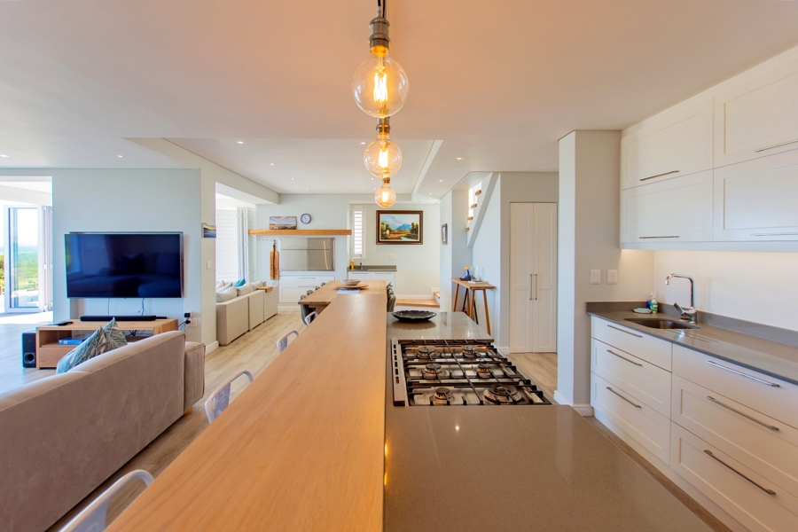 5 Bedroom Property for Sale in Calypso Beach Western Cape